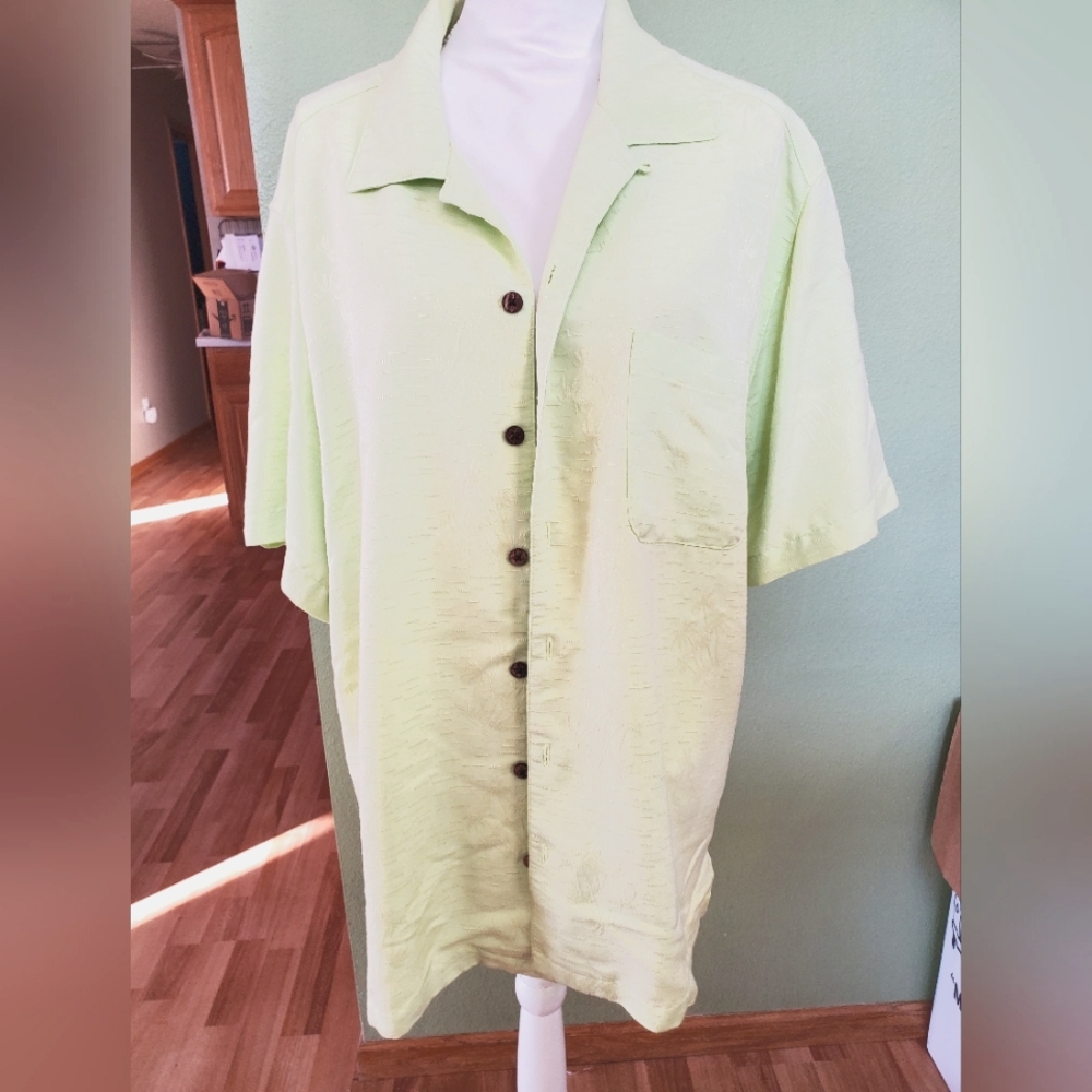Havana Jack's Cafe large short sleeve button down.